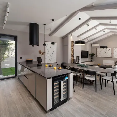 Ursaria Villa Porec